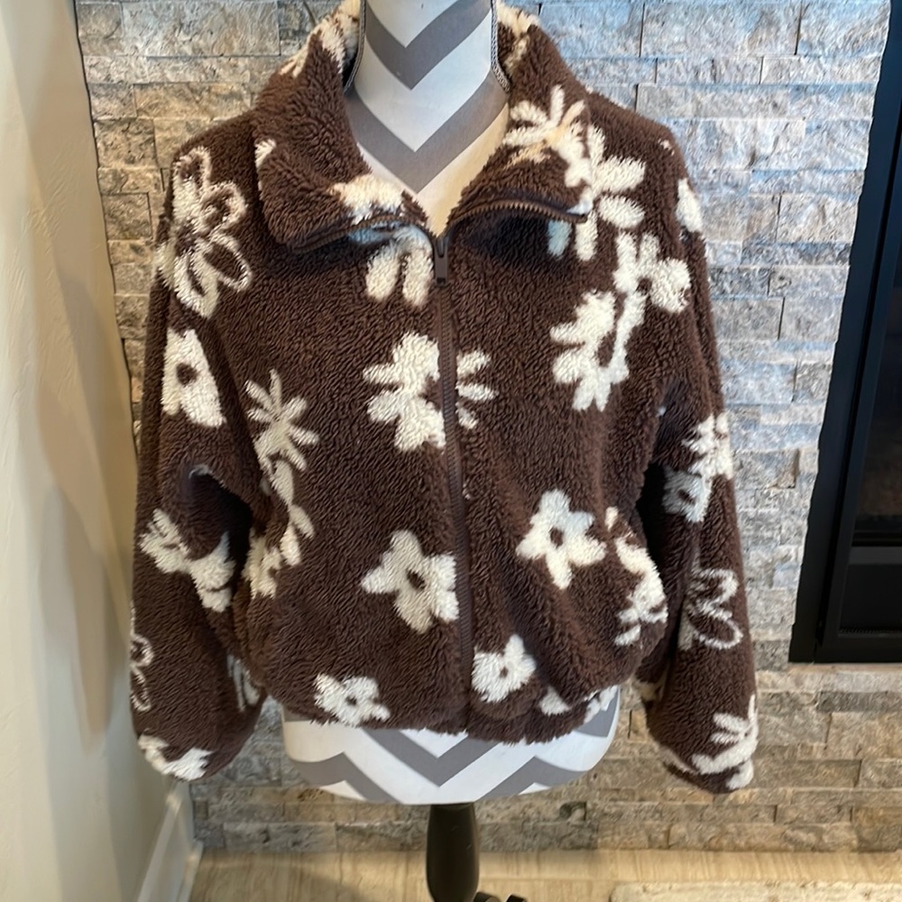 Brown fluffy floral jacket